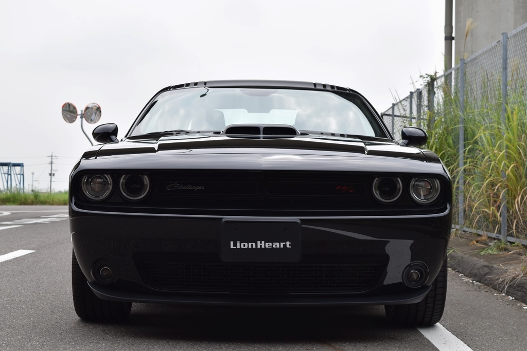 16ｙ 新車 Dodge Challenger Rt シェイカー 到着です ライオンハート