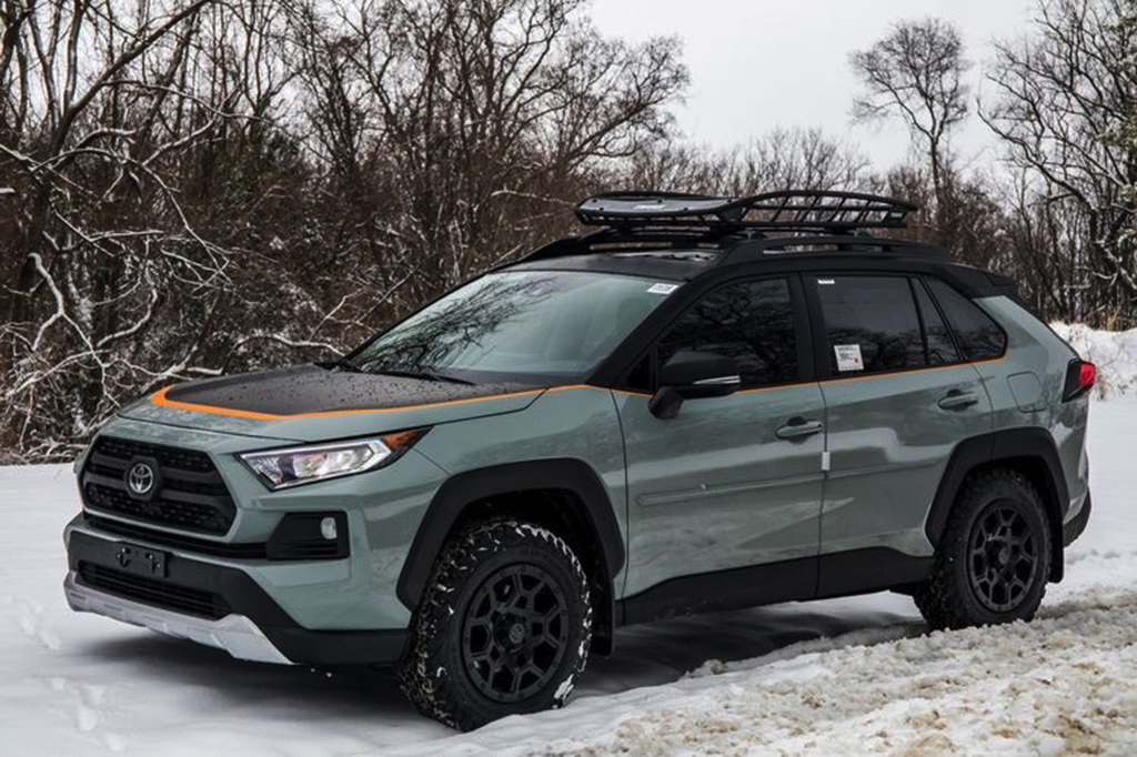 アウトドア好きに人気のトヨタRAV4 ️カスタムされた車両をご紹介いたします。 LION HEART ライオンハート・RECAS リーカス