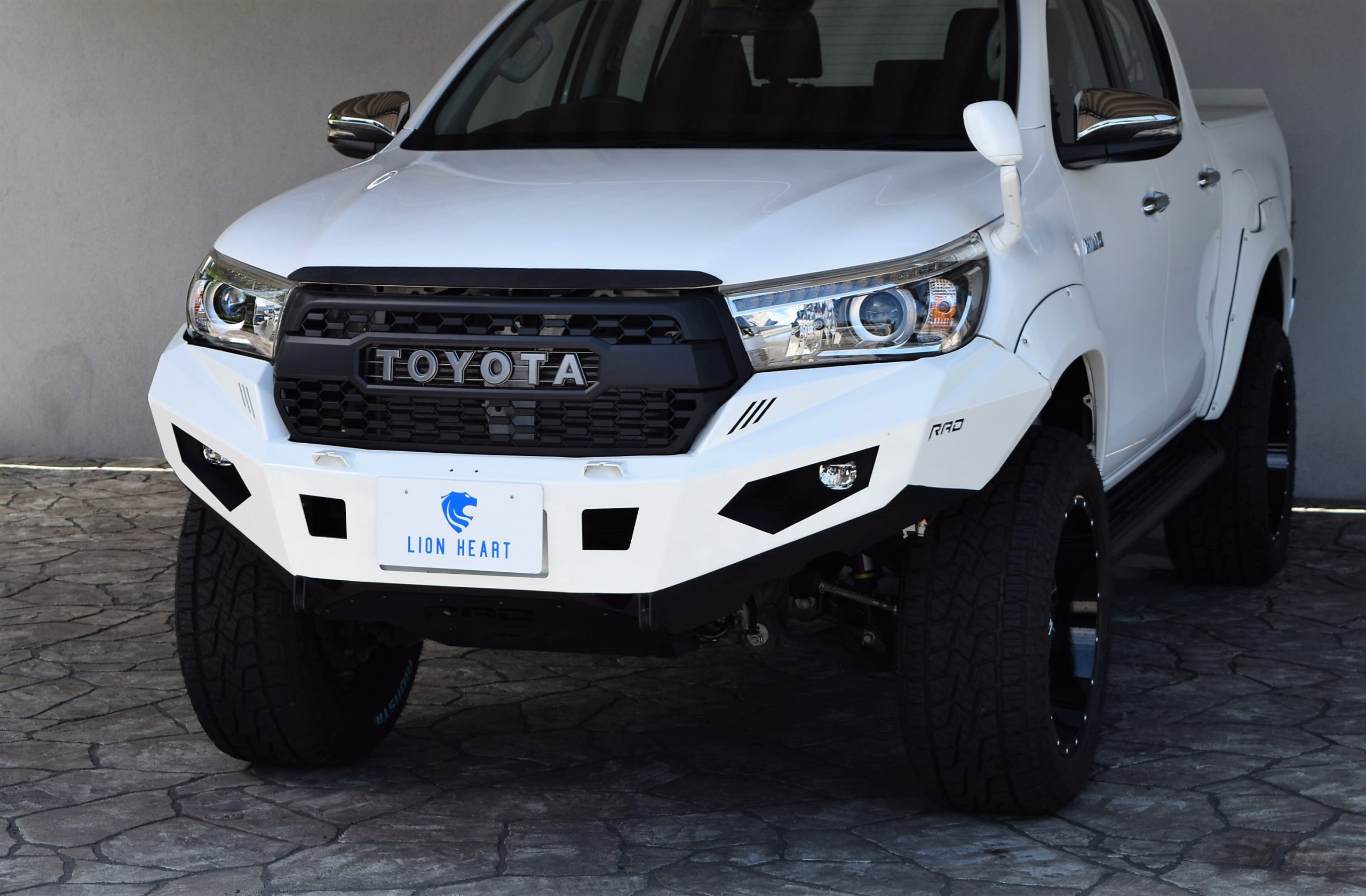 香　ハイラックス　バンパー トヨタ純正 TOYOTA ハイラックスGUN125型用 GRフロントバンパーカバー