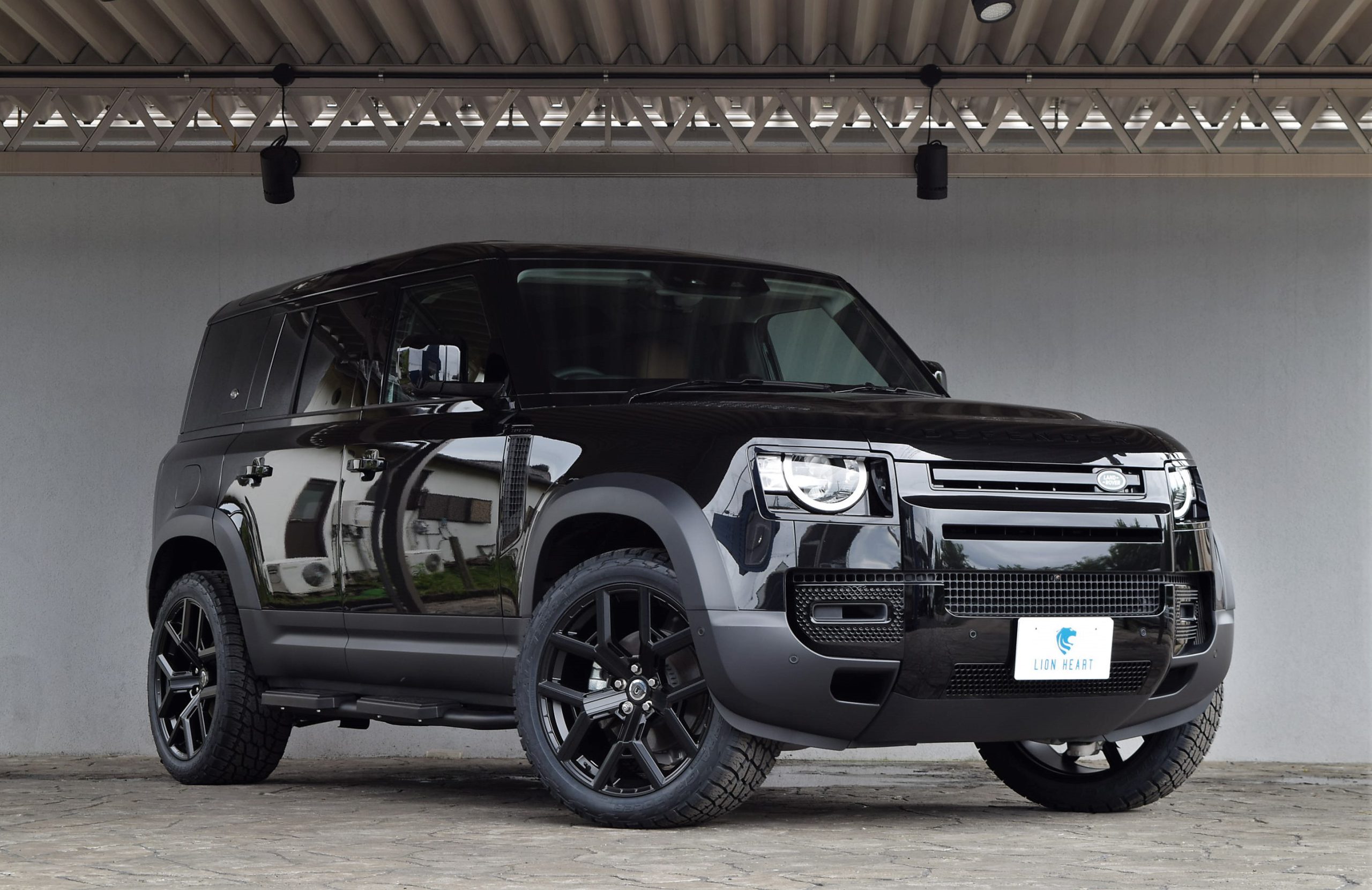 納車車両]新車 ランドローバー ディフェンダー 007エディション