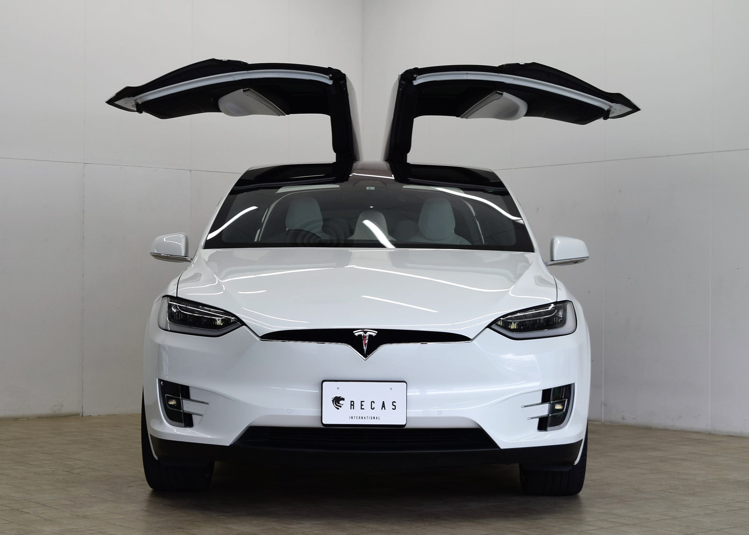 テスラX2台　TESLA MODEL X テスラ モデルX　マッチボックス　白２ Mattel Matchbox Drive Your Adventure Tesla Model X Diecast