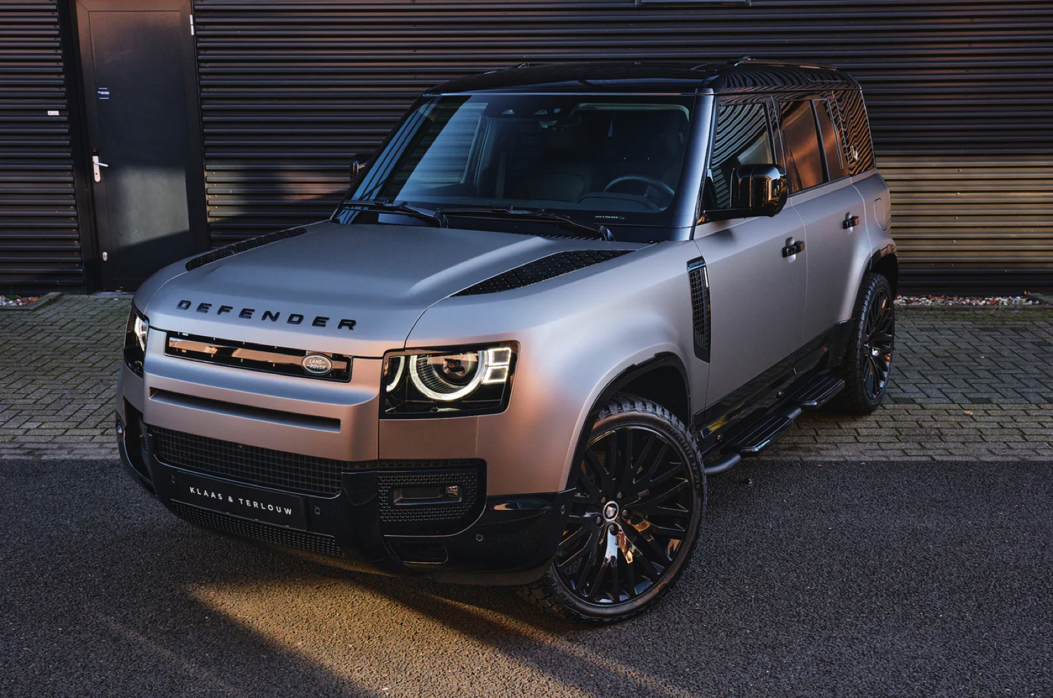 ランドローバー ディフェンダー カスタム車両＆おすすめカスタム