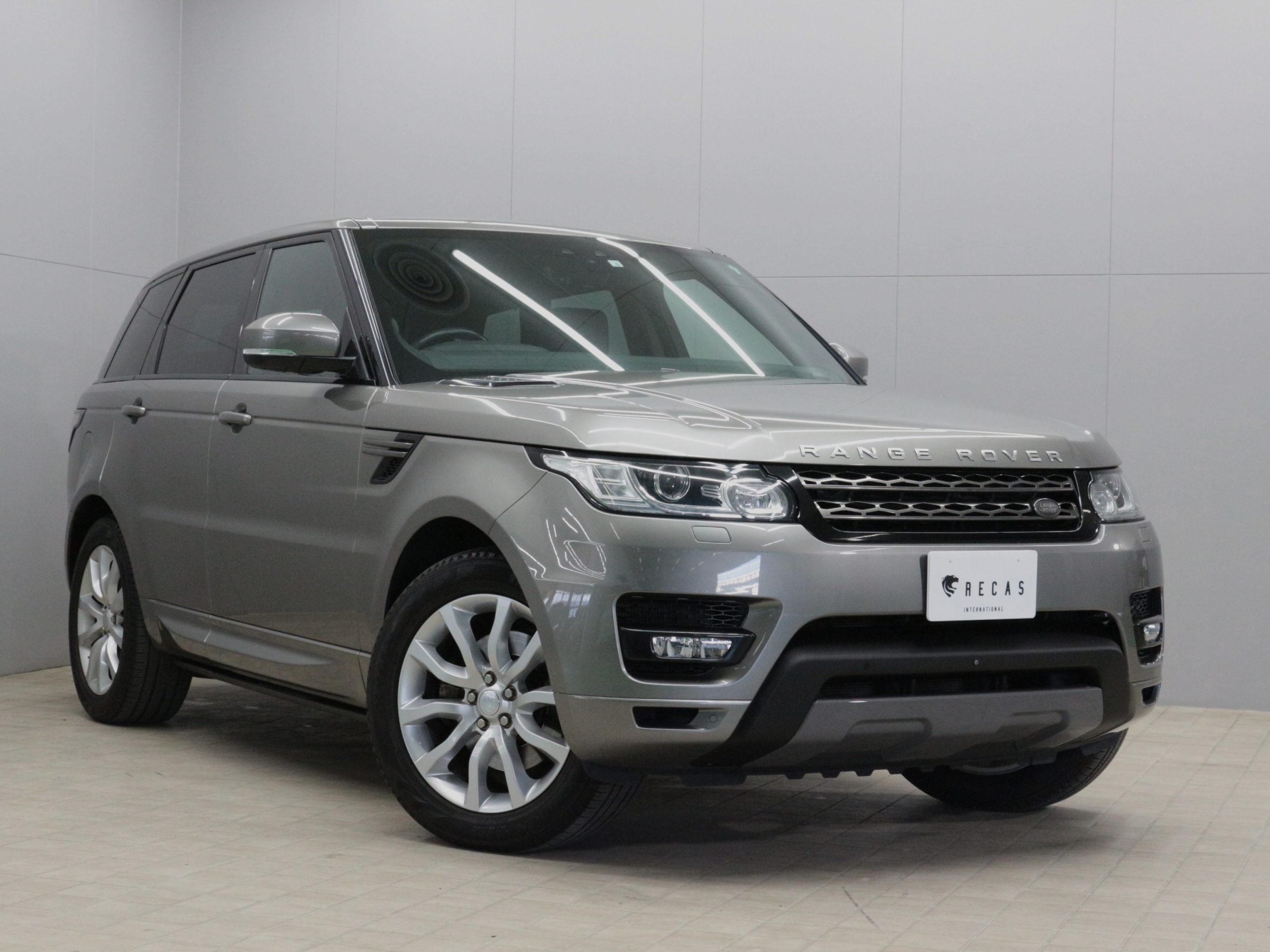 珍しいシリコンシルバーカラー！オプション満載のレンジローバー