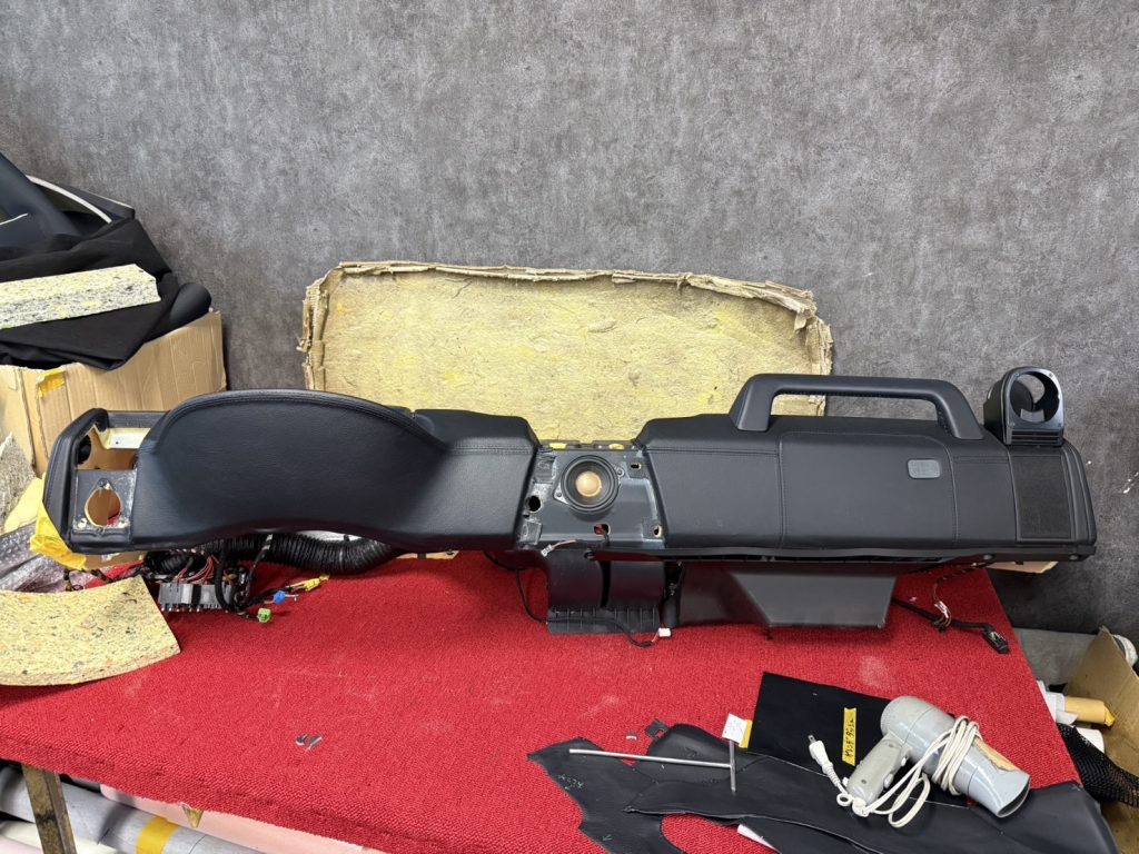 W463 Gクラス　ダッシュボード　張り替え image2